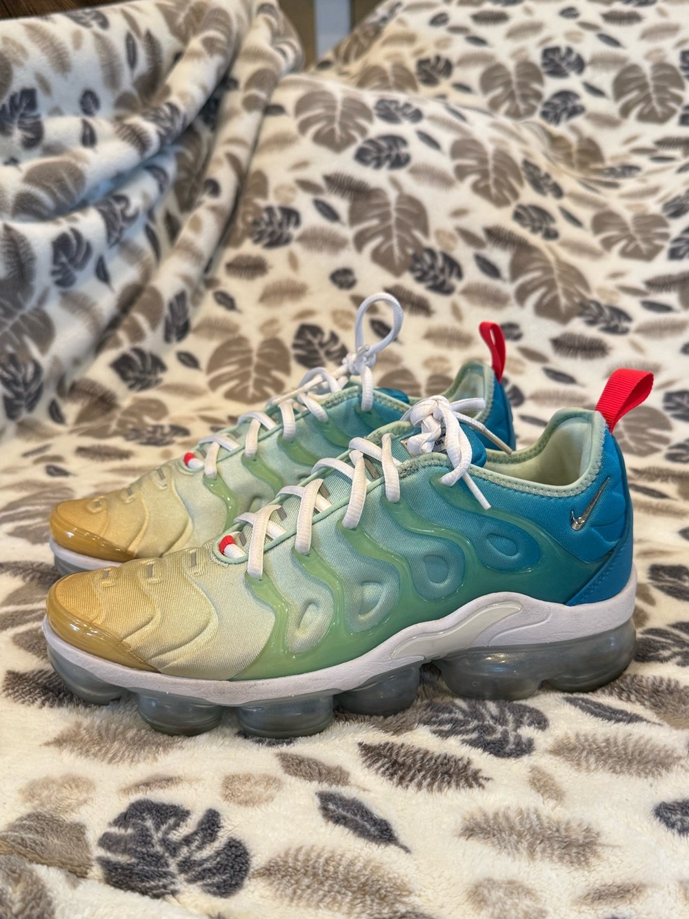 Wmns Air VaporMax Plus 'Mint Foam Laser Blue'. Sz 8.5